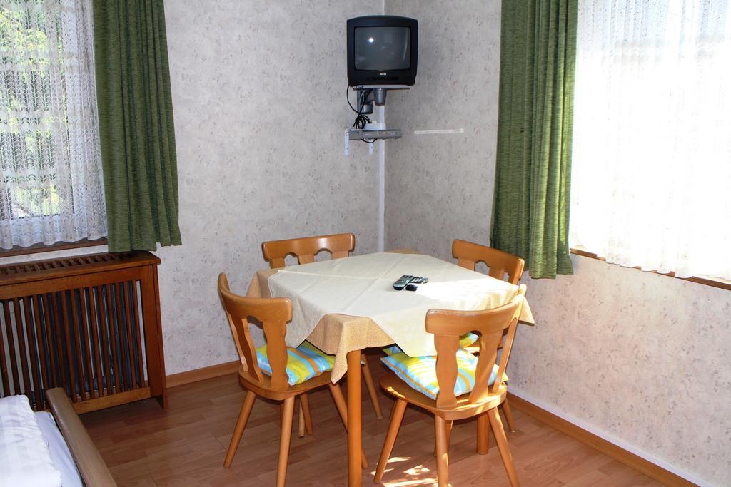 Hofer Guest House Филах Стая снимка