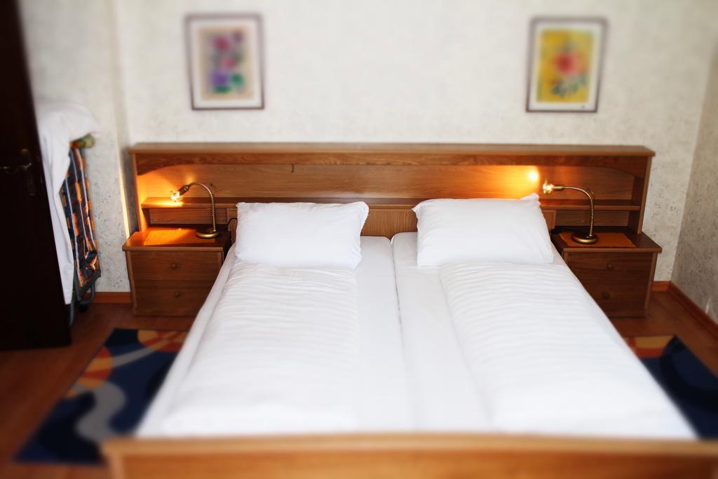 Hofer Guest House Филах Стая снимка