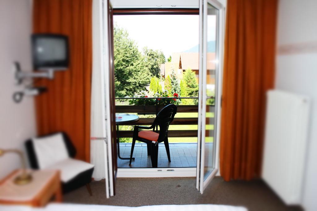 Hofer Guest House Филах Екстериор снимка