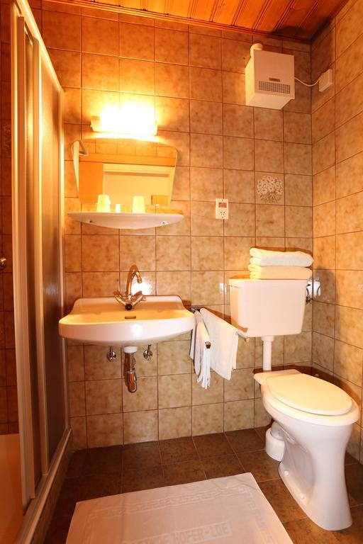 Hofer Guest House Филах Стая снимка